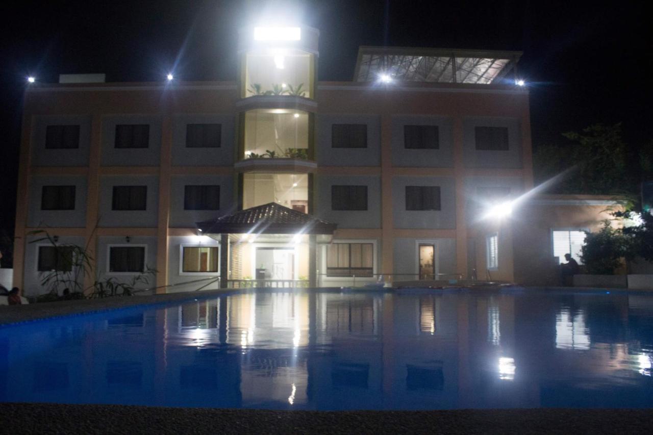Adams View Hotel Моалбоал Экстерьер фото
